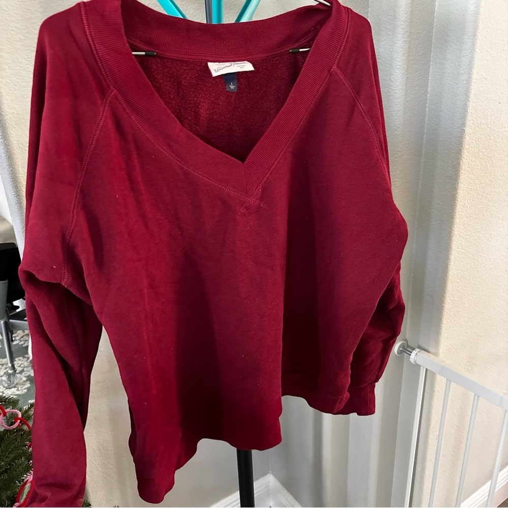 Universal Thread Women's V-Neck Burgundy Sweatshirt